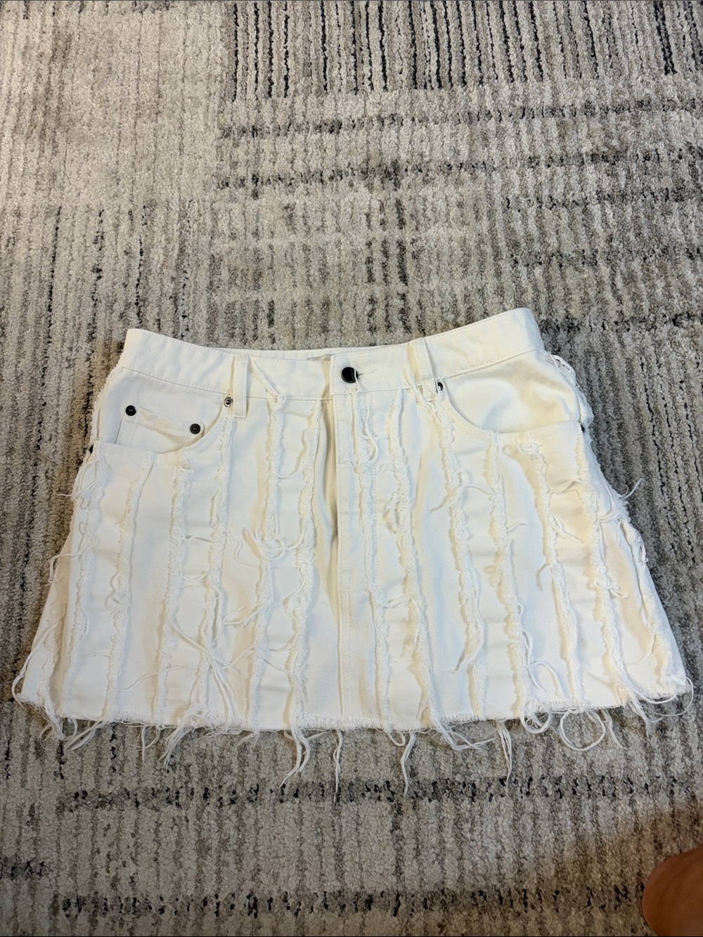 H&M White Frayed Mini Skirt